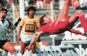 Ricardo Gareca en sus épocas como goleador del América de Cali. 