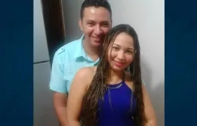 Julio López Molinares junto a su esposa Tivisay Lobo Fuentes.