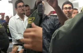 El Secretario de Gobierno, Clemente Fajardo, durante la toma violenta.
