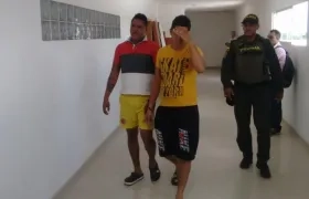 Los dos presuntos asesinos del socio de Sobusa en el Palacio de Justicia de Soledad. 