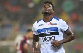 Duván Zapata celebra su primer gol con el Atalanta.