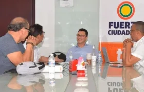 Carlos Caicedo, de Fuerza Ciudadana, con candidatos a la Alcaldía de Barranquilla y Soledad.