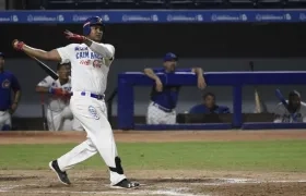 Enrique Pérez conectó un enorme cuadrangular en la serie ante Tigres. 