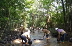 El vertido de crudo afectó "un caño seco y la quebrada La Gaitana y los ríos Róyota y Arauca.