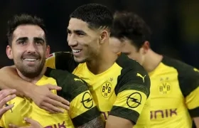 Paco Alcácer celebra su anotación. 