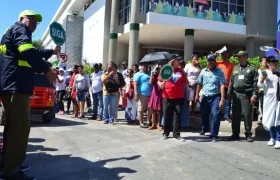 El Alcalde Joao Herrera y la primera gestora Alba Olaya, presidiendo los actos.