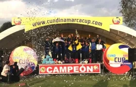 Jugadores de Killa FC durante la celebración.