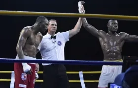 Erislandy Savón es uno de los boxeadores cubanos en combate. 