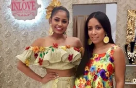 La reina del Carnaval de la 44 Andrea de Alba y la diseñadora Adriana Villalobos.