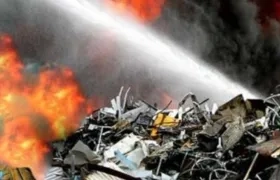 Cuando varios empleados intentaban apagar el fuego se produjo la detonación que causó nueve muertos y un herido.