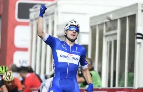 Elia Viviani se impone en la segunda jornada. 