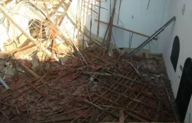 Así quedó el lugar después del desplome del techo.