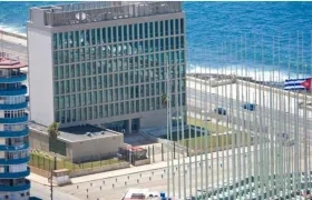 Estados Unidos evalúa la situación de su embajada en Cuba.