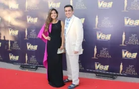 La actriz Aida Bossa y el gerente de Telecaribe, Juan Manuel Buelvas.