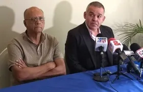 El Comisionado Jorge Humberto Klee y el presidente de la AMB Gilberto Mendoza.