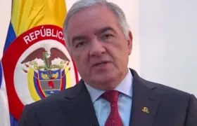 Edgardo Maya Villazón, contralor.