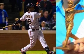 Comparación entre el swing de Édgar Rentería y su estatua. 