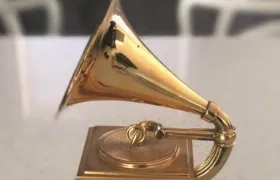 Estatuilla del Grammy de Sergio George.