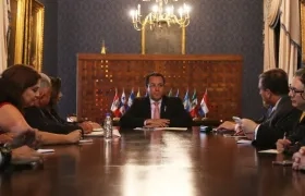 La Cancillería venezolana informó hoy que entregó la nota de protesta a Colombia.