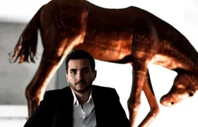 El escultor colombiano Joaquín Restrepo.