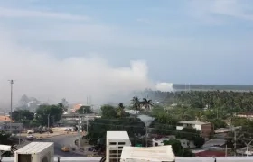 El incendio de cobertura vegetal fue en la Avenida del Río.