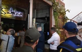 La Policía llegó al restaurante donde funciona el Consulado de España.