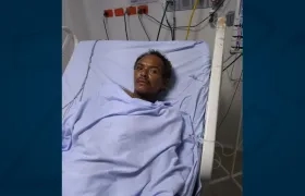 El paciente se encuentra internado en la unidad de cuidados intensivos.