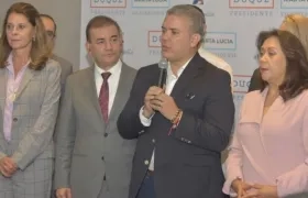 Iván Duque, candidato presidencial, con Marta Lucía Ramírez y dirigentes de Mira.