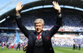Arsene Wenger, técnico francés.