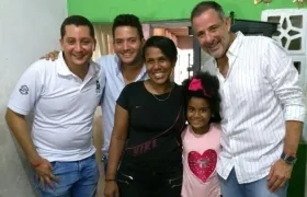 Equipo de la Secretaría de Cultura visitó a la cantante Azuquitar en su residencia.