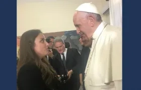 La directora del ICBF, Karen Abudinen, y su conversación con el Papa Francisco.