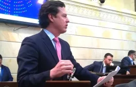 El Senador Juan Manuel Galán, sustentando la ponencia.