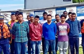 Los inmigrantes rescatados por la Armada en el Urabá.