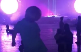 El pequeño Sasha bailando.