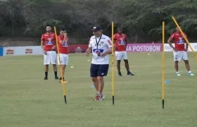 El preparador físico de Junior, Jorge Franco