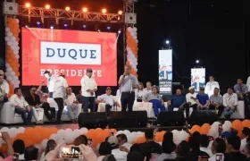 Músicos vallenatos le diero respaldo a Iván Duque.