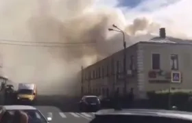  El incendio ocurrió en el centro comercial "Ménshikov Hall".