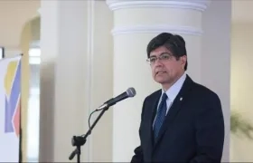 El canciller de Ecuador, José Valencia