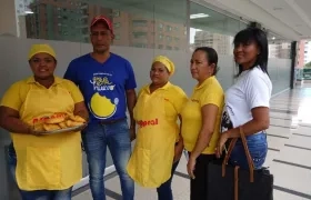 Delegación que promociona el Festival de la Arepa con Huevo de Luruaco.
