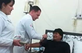El presidente de Bolivia, Evo Morales, estará en la clínica hasta el viernes.
