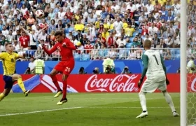 Delle Alli anota de golpe de cabeza a Suecia. 