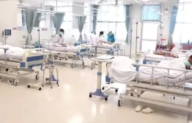 Los niños rescatados en el hospital. 