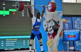 Jhonatan Rivas en uno de sus levantamientos.