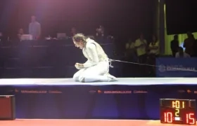 Saskia Loretta Van Erven García celebrando su oro centroamericano. 