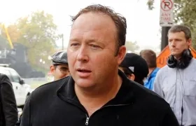 Alex Jones. 