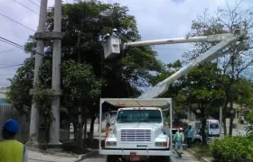 Cuadrillas de Electricaribe trabajan en la recuperación de varios circuitos. Foto ilustrativa
