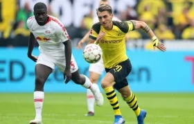 Maximilian Philipp en acción del partido. 