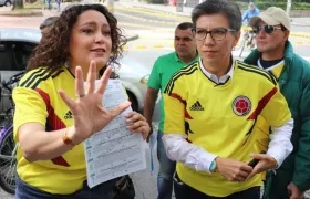 La senadora Angélica Lozano y Claudia López. 