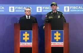 José Alberto Salas, director Especializado contra la Corrupción, y el general Jorge Luis Vargas, director de la Dijin de la Policía Nacional.