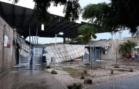 Así quedó la cubierta de la entrada de Pies Descalzos en La Playa.